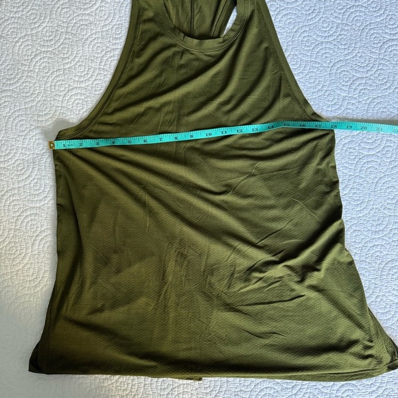 lululemon athletica Olive Muscle Tee - Picture 4 of 7